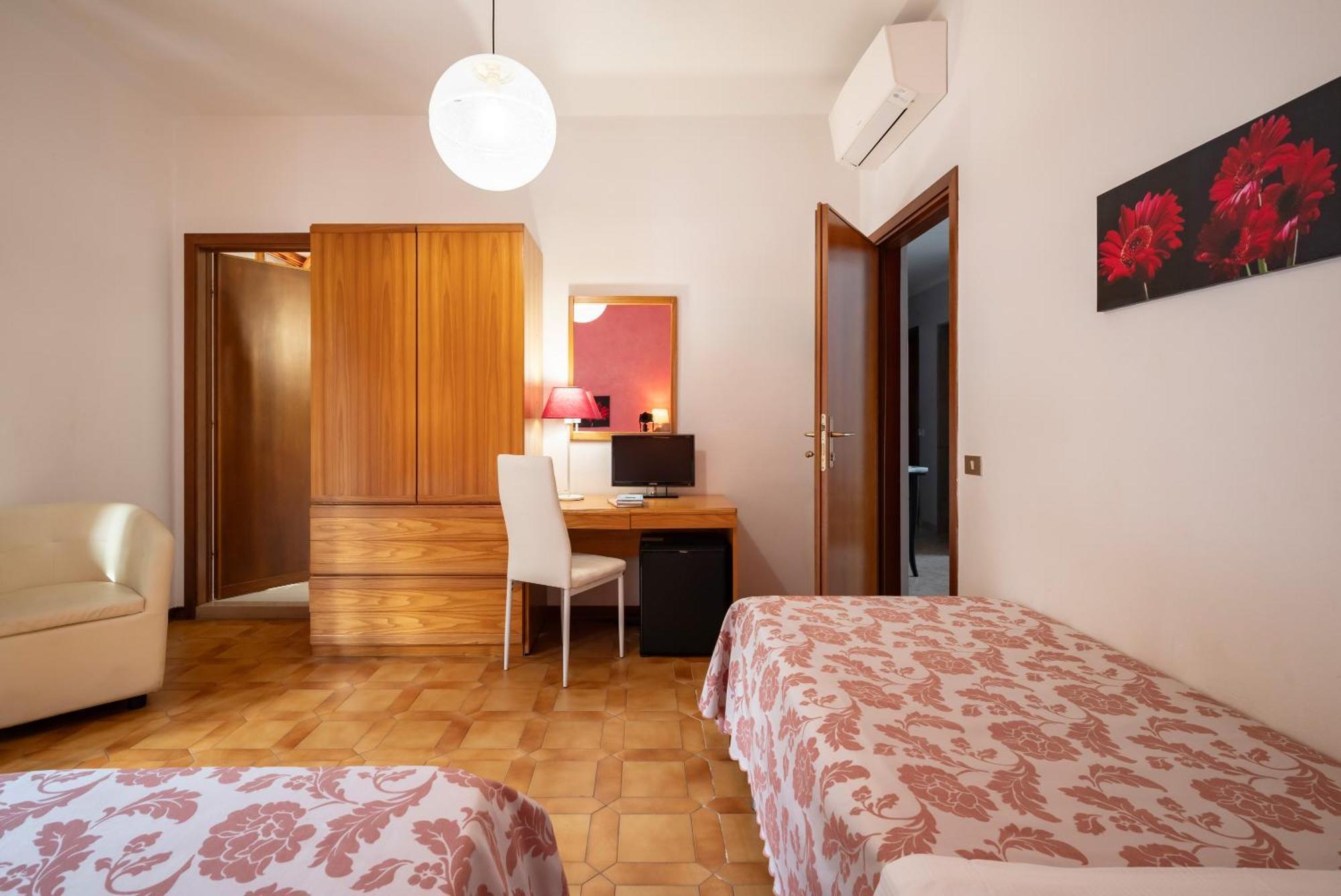 Hotel Parco Dei Pini - 100Mt Dal Mare Follonica Eksteriør bilde
