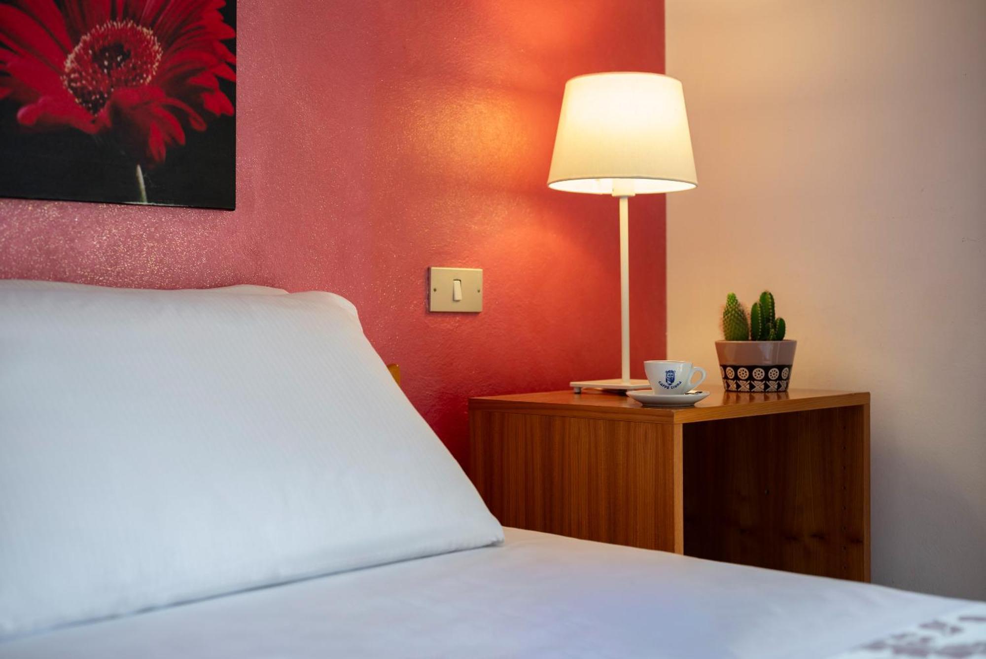 Hotel Parco Dei Pini - 100Mt Dal Mare Follonica Eksteriør bilde