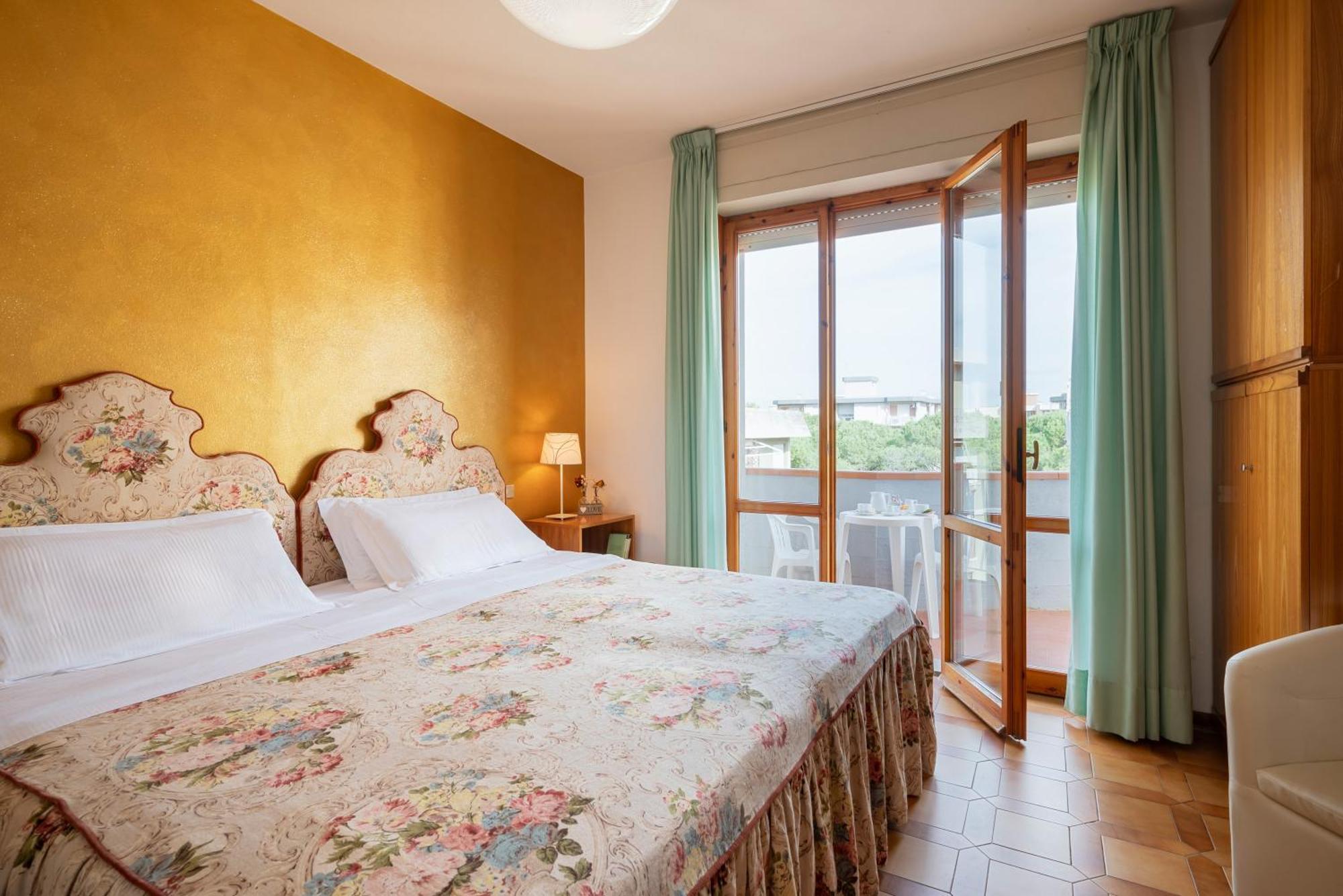 Hotel Parco Dei Pini - 100Mt Dal Mare Follonica Eksteriør bilde