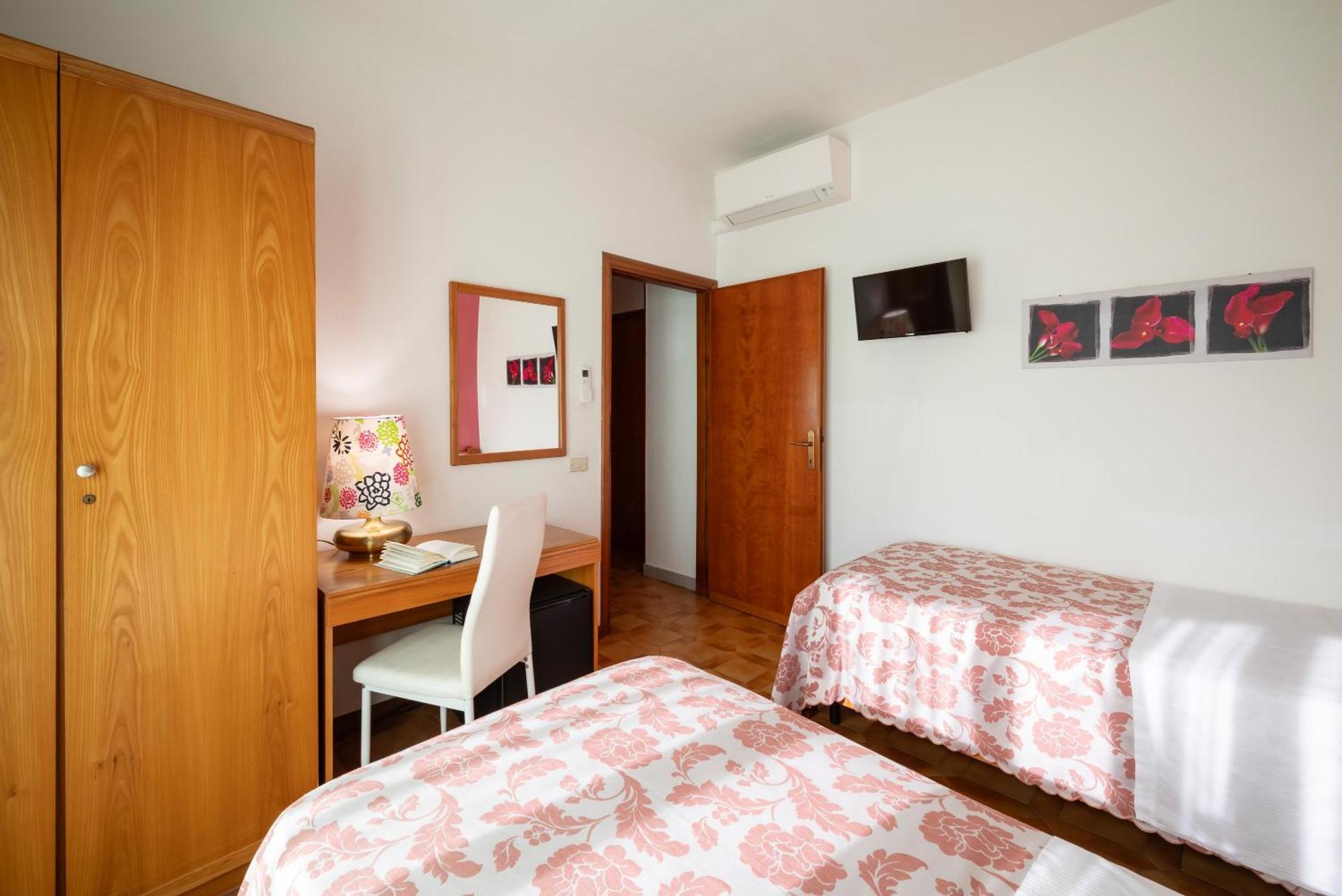 Hotel Parco Dei Pini - 100Mt Dal Mare Follonica Eksteriør bilde